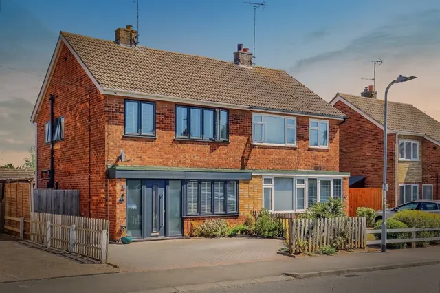 Caithness Road, Stamford, photo 1