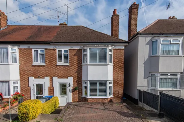 Hillside Avenue, Kettering, photo 1