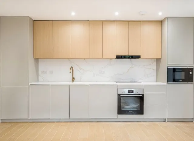Pitt Crescent, Durnsford Court, SW19, photo 2