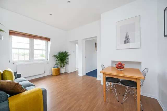 Photo 2 — 30 Cambridge Court, 220 Cambridge Heath Road, London