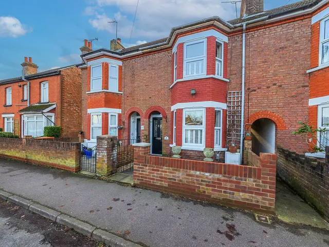 West Parade, Dunstable LU6 1EN, photo 1