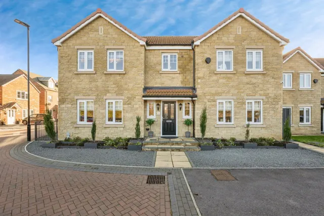 Fillies Avenue, Bessacarr, Doncaster, photo 1