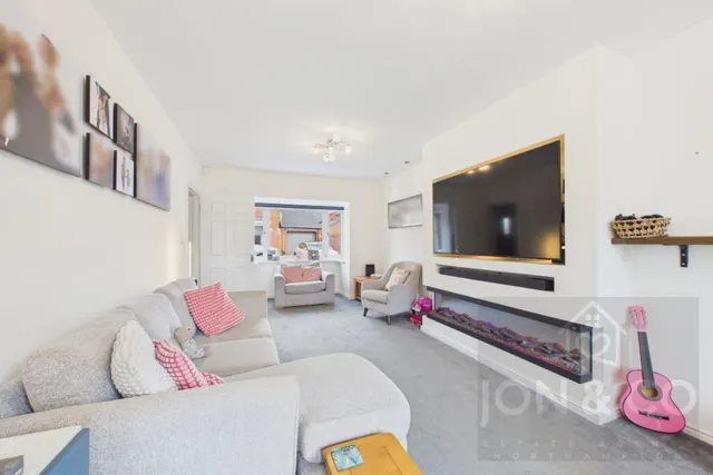 Kent Road South, St Crispins, NN5, photo 3