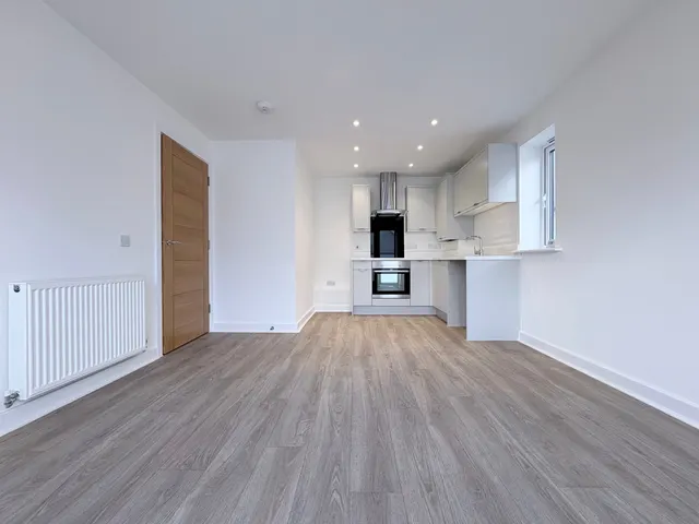Breeze Crescent, St. Mary's Bay, TN29, photo 3
