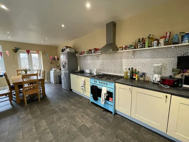 Hill Park Crescent, Plymouth, photo 3