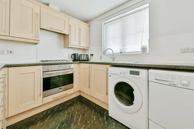 Priestley Road, Chells, SG2, photo 3