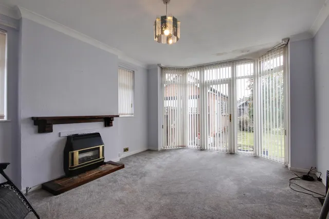 Photo 2 — Oakdene, Cottingham