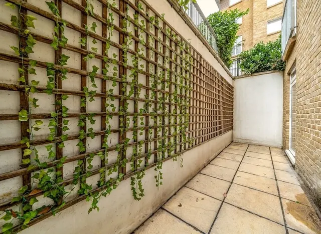 Photo 2 — Pigott Street, Pigott Street, E14