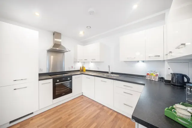Cranston Court, Shepherd's Bush, W12, photo 3