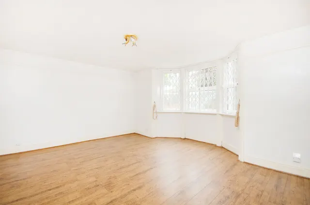 Photo 2 — 81a Lewin Road, London