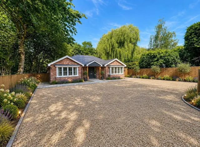 3 bedroom house — Witham Road, Wickham Bishops, CM8 3NQ