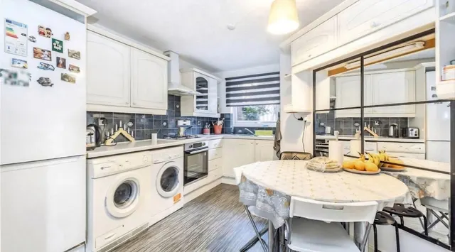 Bennett Close, Northwood, Hillingdon, Greater London, HA6 1EP, photo 1