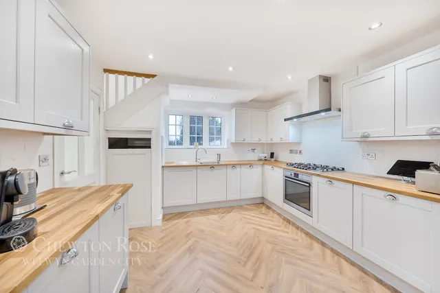 Manor Road, St Albans, photo 3