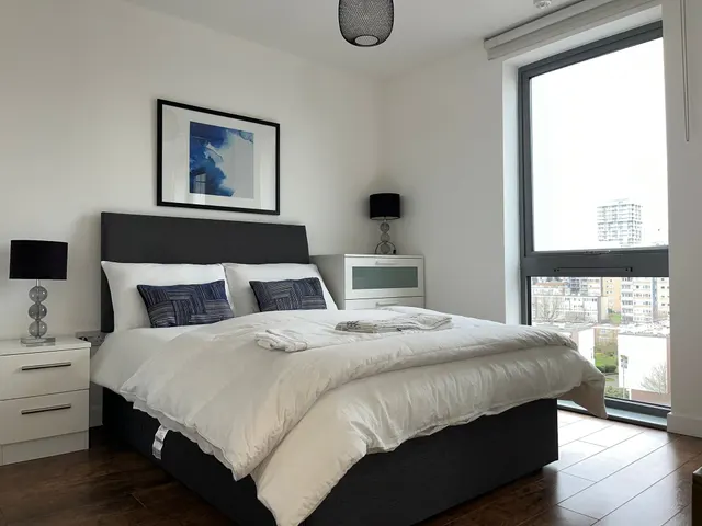 London, E14, photo 2