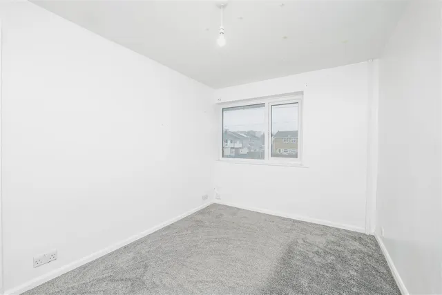 Photo 3 — Laburnum Close, Barry, CF62 9DZ