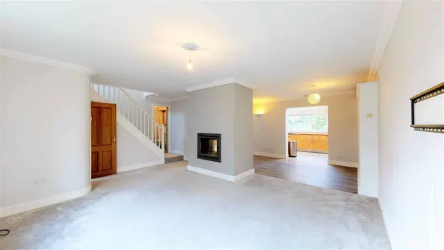 Photo 3 — Wellfields, Loughton