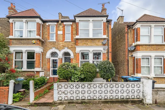 Warwick Road, Bounds Green, photo 1