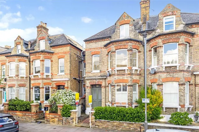 Photo 2 — Cromford Road, Putney, London, SW18 1PA