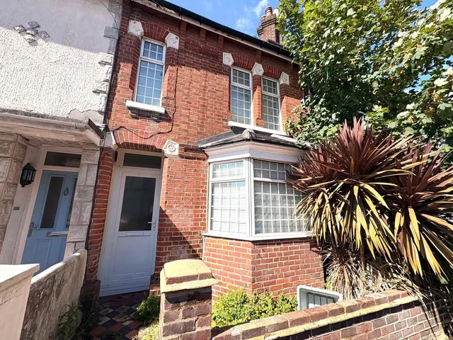 Milton Road, Polygon, SO15