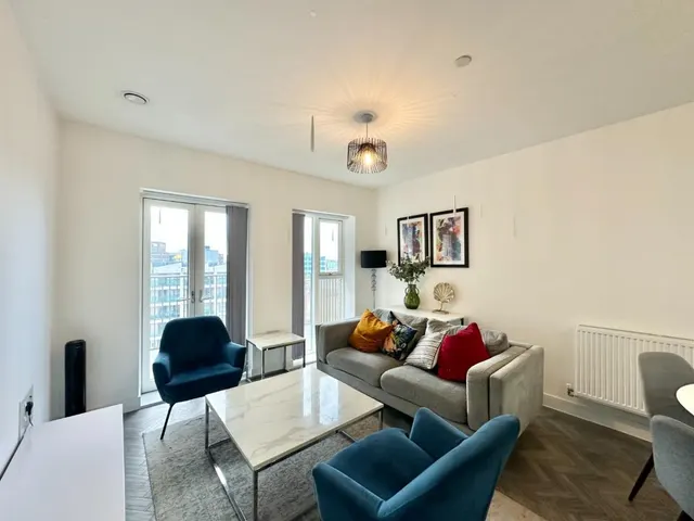 Blyth Road, Hayes, UB3, photo 3