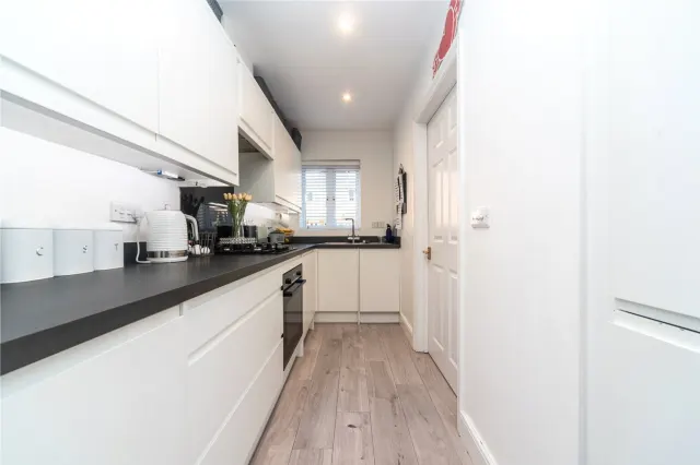 Photo 2 — Campbell Close, Byfleet, West Byfleet...