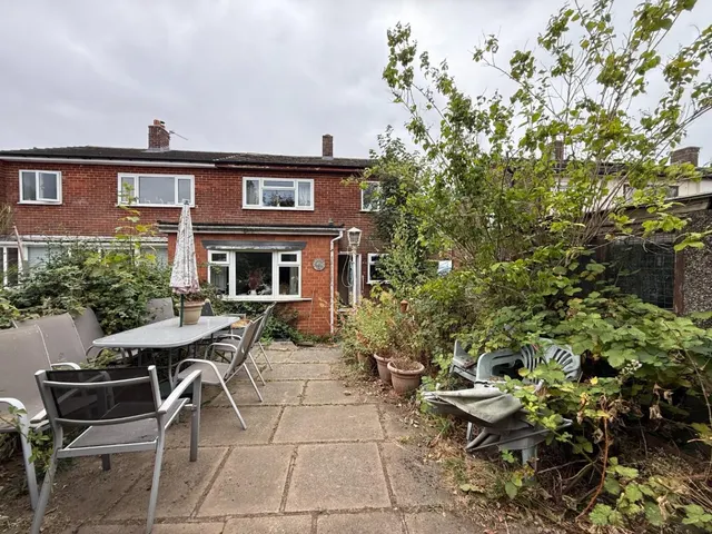 Wrexhall Road, Dewsbury, photo 1