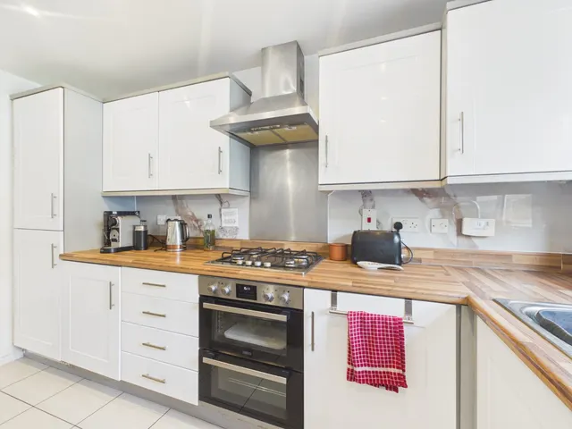 Eagle Road, Cippenham, SL1, photo 3