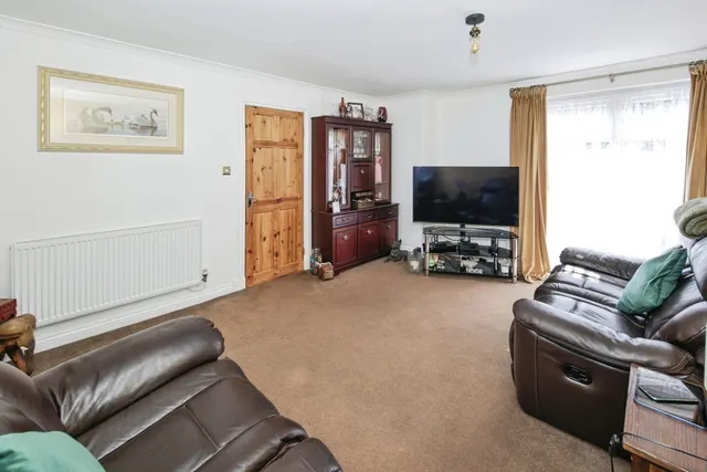 Photo 2 — Heath Green Close, Chelmsley Wood, Birmingham, B37