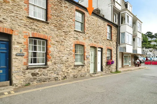 West Looe Square, Looe, PL13, photo 1