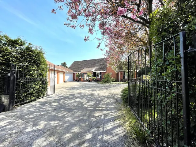 Blyth Hall, Blyth, Worksop, photo 1