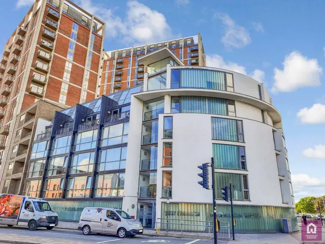 Crescent, Salford, M5, photo 1