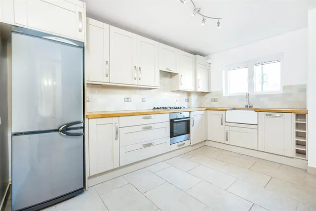 Station Road, Barnes, SW13, photo 1