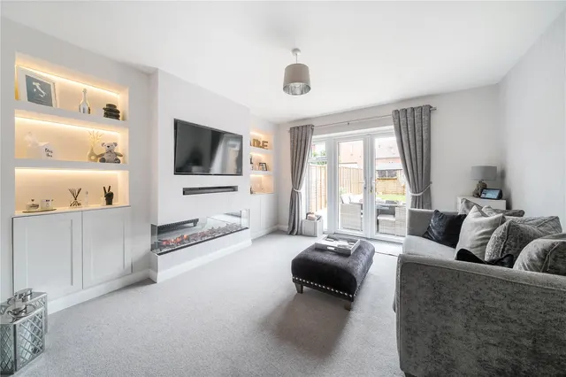 Photo 3 — Elizabeth Bree Close, Ash, Guildford, Surrey, GU12 6FR