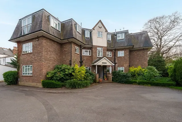 1 bedroom flat — Epsom Road, Epsom, KT17 1JH