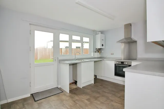 New Milton, BH25, photo 3