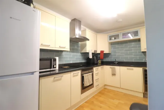 The Avenue, Newmarket, CB8, photo 2