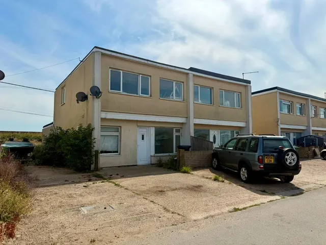 Club Parade, St. Osyth, Clacton-On-Sea, photo 1