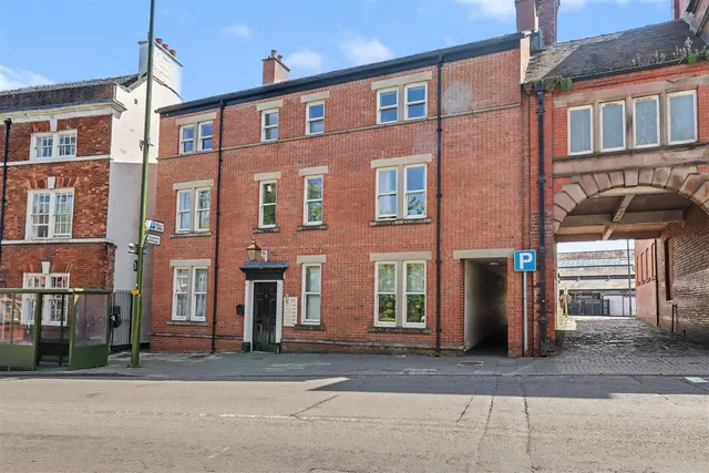 Stockwell Street, Leek, ST13, photo 3