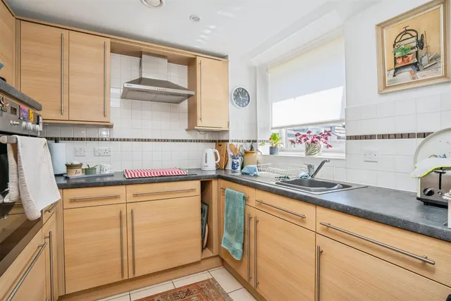 Beaconsfield Road, Waterlooville, PO7, photo 2
