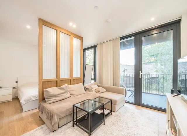 Brent Way, Brentford, TW8, photo 3