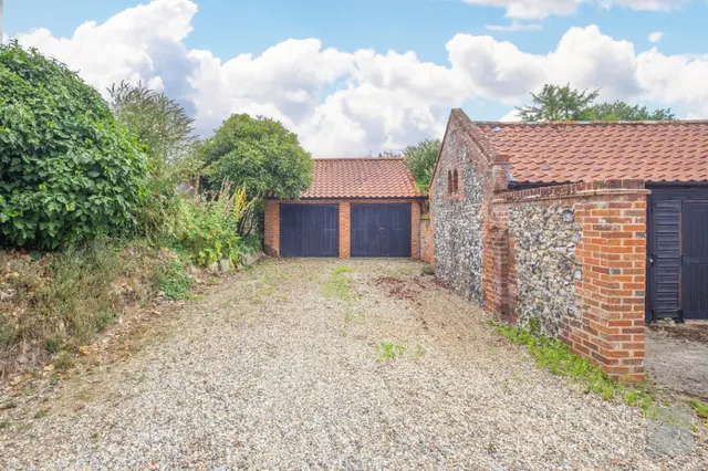 Meadow Farm Drive, Cringleford, photo 2