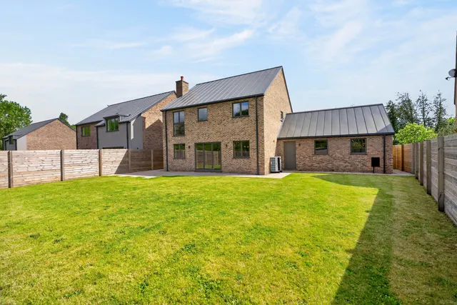 Holt Fleet Lane, Holt Heath, WR6, photo 2