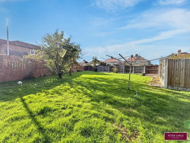 Grange Avenue, Rhyl, LL18, photo 3