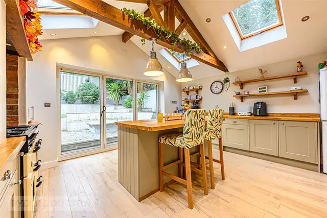 St. Marys Lane, Kirkheaton, HD5, photo 3