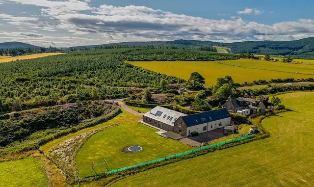 Reekie Farm Steading, Craigievar, Alford, Aberdeenshire, AB33 8LR, photo 1