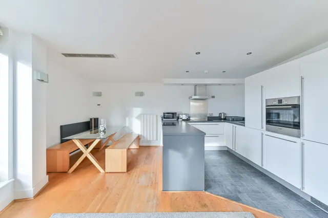 Photo 2 — Flat 175, Building 22, Cadogan Road, London