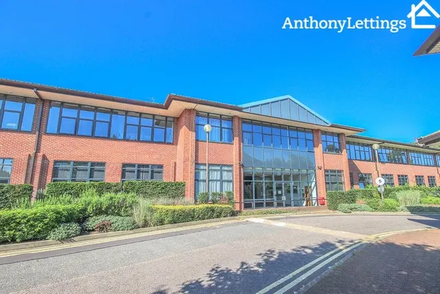 Bellmont Lodge, The Mundells, Welwyn Garden City, Herts AL7 1FX, photo 1