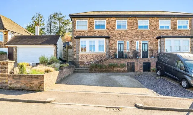 Grosvenor Road, Epsom, KT18, photo 1
