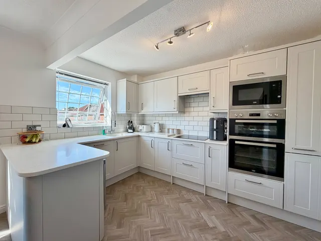 Photo 3 — Durham Close, Preston, Paignton