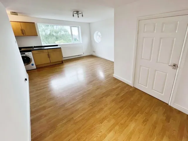Chester Road, Talke, ST7, photo 2